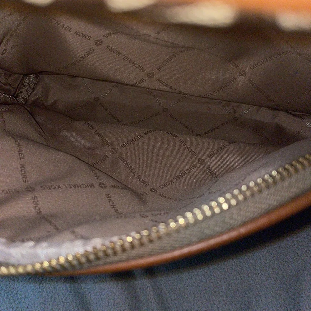 Michael Kors Abbey Medium Backpack - Picture 3 of 4
